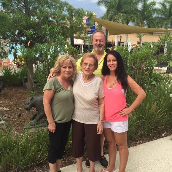 Meet your Posher, Cheryl - Picture 1 of 1